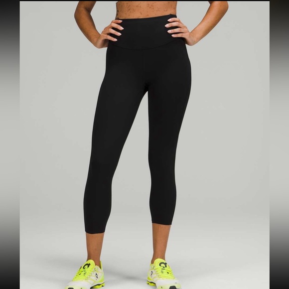 lululemon athletica Pants - Lululemon Size 8 Black‎ Base Pace High-Rise Crop Leggings